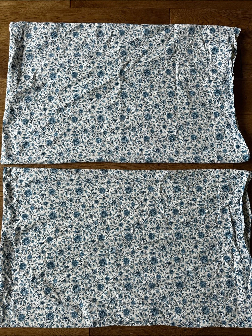 LAUREN Ralph Lauren 100% Cotton Pillow Cases Blue Floral